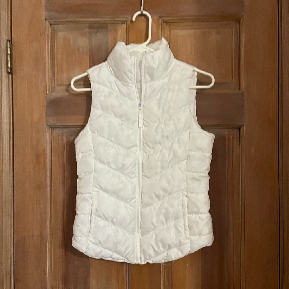 White puffer jacket
